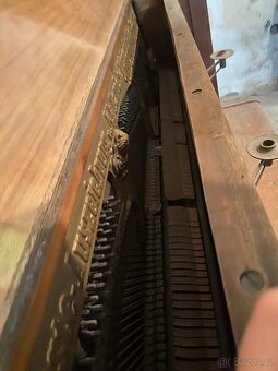 Staré piano - 4