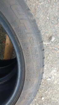 235/45/18 letni - 4