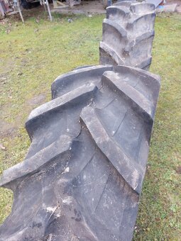 Pneu Trelleborg 380/70 R 20 - 4