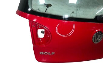 Páté dveře červená barva LY3D VW Golf 5 hatchback r.v. 2009 - 4