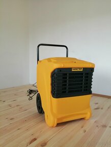 Pronájem profi odvlhčovače MASTER DHP 65 - 4
