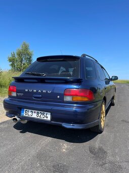 Subaru impreza GT - 4
