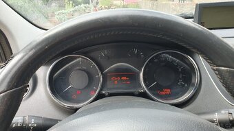 Peugeot 5008 2,0 hdi 110 kw - 4