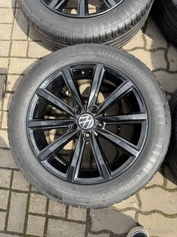 ORIGINÁL Alu Volkswagen London R17, 5x112 - TOP, LETNÍ PNEU - 4