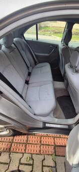 Mercedes-Benz C200 - 4