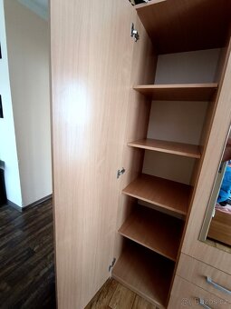 Šatní skříň - 4