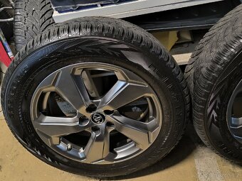 ALU kola Toyota RAV4 5x114,3 R18, Originál, zim pneu6mm+TPMS - 4