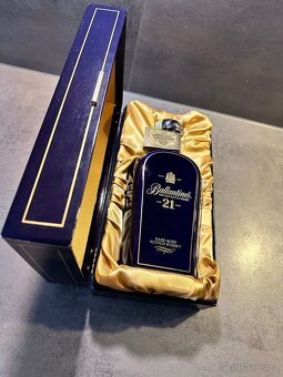 Ballantine's 21 Year Old (Modrý Keramický Dekanter, 70cl) - 4