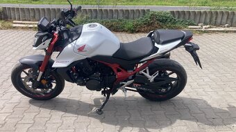 Honda CB 750 A Hornet - 4