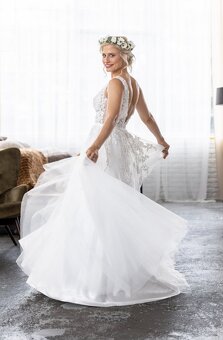 Boho šaty s třpytivou krajkou a perličkami nové - 4