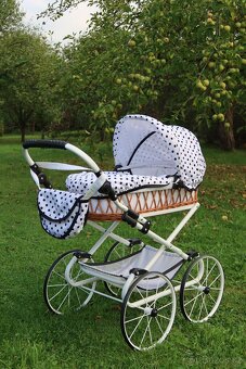 kočárek pro panenky Teddies Monika retro proutěný - 4