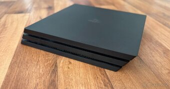 Sony Playstation 4 Pro 1TB (CUH-7216B) černá - 4
