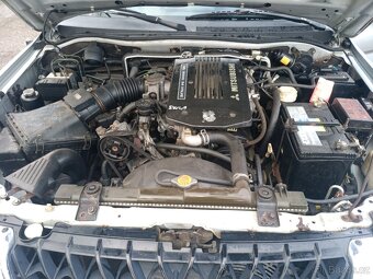 Mitsubishi Pajero Sport - 4