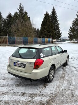 Subaru Outback 2.5i - 4
