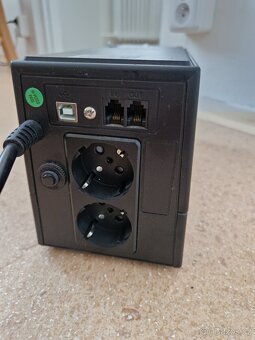 Záložní zdroj Fortron UPS EP 850, 850 VA - 4