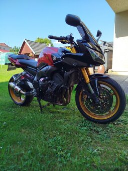 Yamaha FZ1 - 4