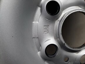 VW AMAROK -- OCELOVÝ DISK - RESERVA -- 18" - 4