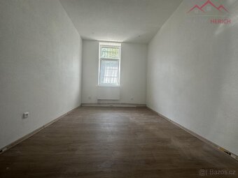 Pronájem bytu 2+1/terasa (60 m2) Jeronýmova, Louny - 4