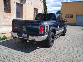Dodge Ram 1500 - 4