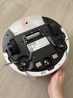 Prodám roboticky vysavač - 4