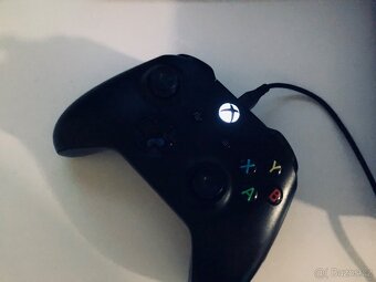 Xbox One S - 4