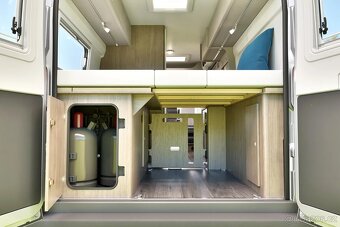 Prodávám karavan CARADO CV640 s výsuvnou střechou - 4