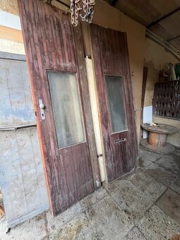 Dvoukřídlé retro dveře s kováním - 4