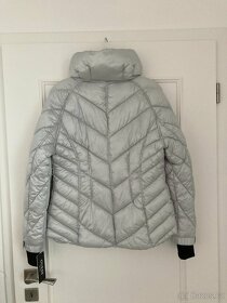 Nová zimní dámská bunda GUESS, velikost M - 4