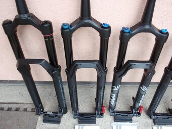 Nové vidlice Fox, Rock Shox, SR Suntour - 4