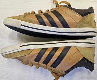 Prodám boty Adidas hnědé velikost 43 - pěkný stav - 4