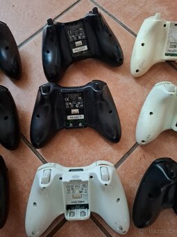9x ovladac na x box 360 na díly - 4