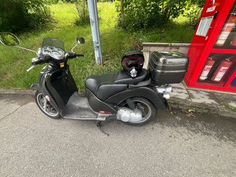 Aprilia Scarabeo 125 rok 2001 - 4