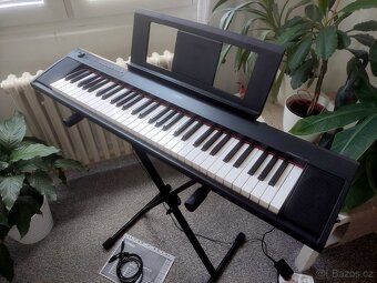 Piano Yamaha Piaggero NP-12 skvělý stav - 4