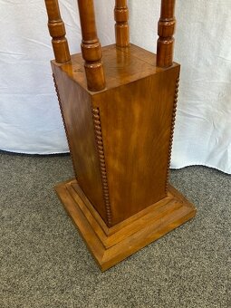 Dřevěný stojan artdeco - stolek. - 4