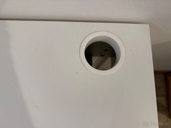Psaci stul Micke z Ikea - 4
