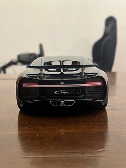 1/18 Autoart Bugatti Chiron French Racing Blue - 4
