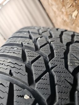 Nokian WR D4 195/65 R15 91, plechové disky - 4
