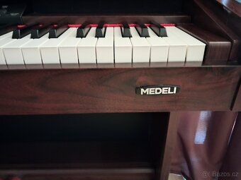 Digitalni piano Medeli - 4