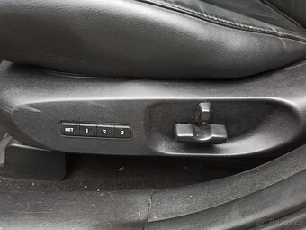 MAZDA CX-7 – INTERIÉR, SEDAČKY, TAPECE - 4