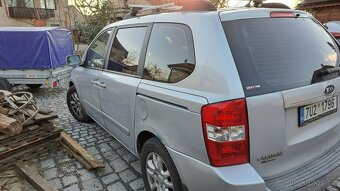 Kia Carnival - 4
