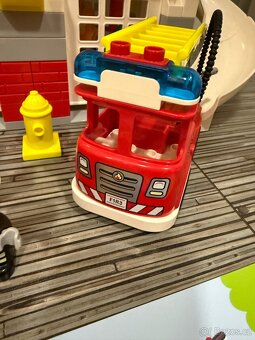 LEGO® DUPLO® 10970 Hasičská stanice a vrtulník - 4