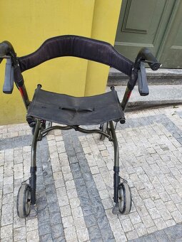 odlehčené seniorské chodítko se sedátkem B+B - 4