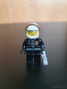LEGO City 7741 Policejní vrtulník - 4