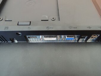 Monitor Dell P2210f - 4