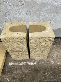 Plotové tvárnice oboustranně štípání-barva okrová - 4
