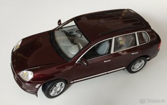Porsche Cayenne S 1/18 - 4