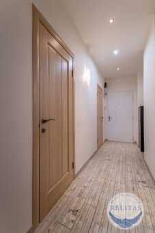 Pronájem bytu 1+kk 31 m², u stanice metra Flora - 4
