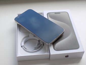 APPLE iPhone 15 Pro 256GB Bílý Titan - ZÁRUKA - JAKO NOVÝ - 4