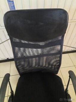 Kancelářská židle s prodyšným opěradlem - 4