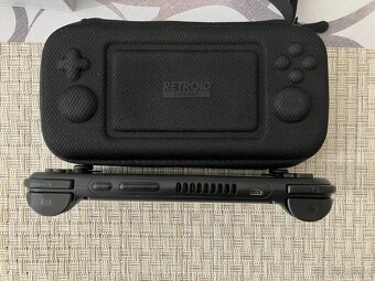 Retroid Pocket 4 PRO + 256 GB + dock 7-in-1 + grip - 4